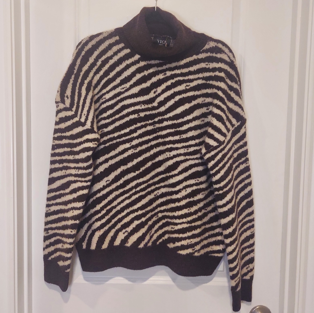 NWT Vici Collection Sweater Brown Cream Turtleneck size M